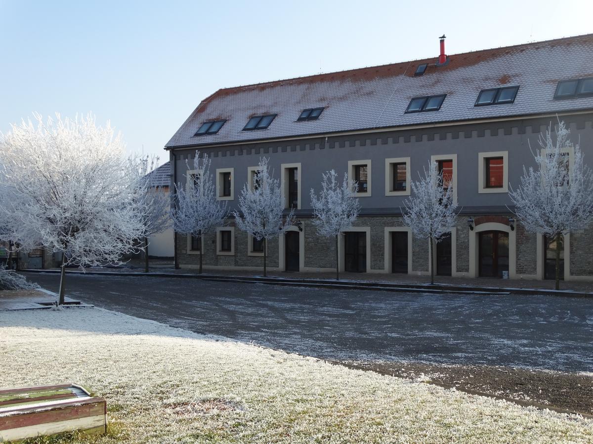 Chateau Nightingales Hostoun Eksteriør billede